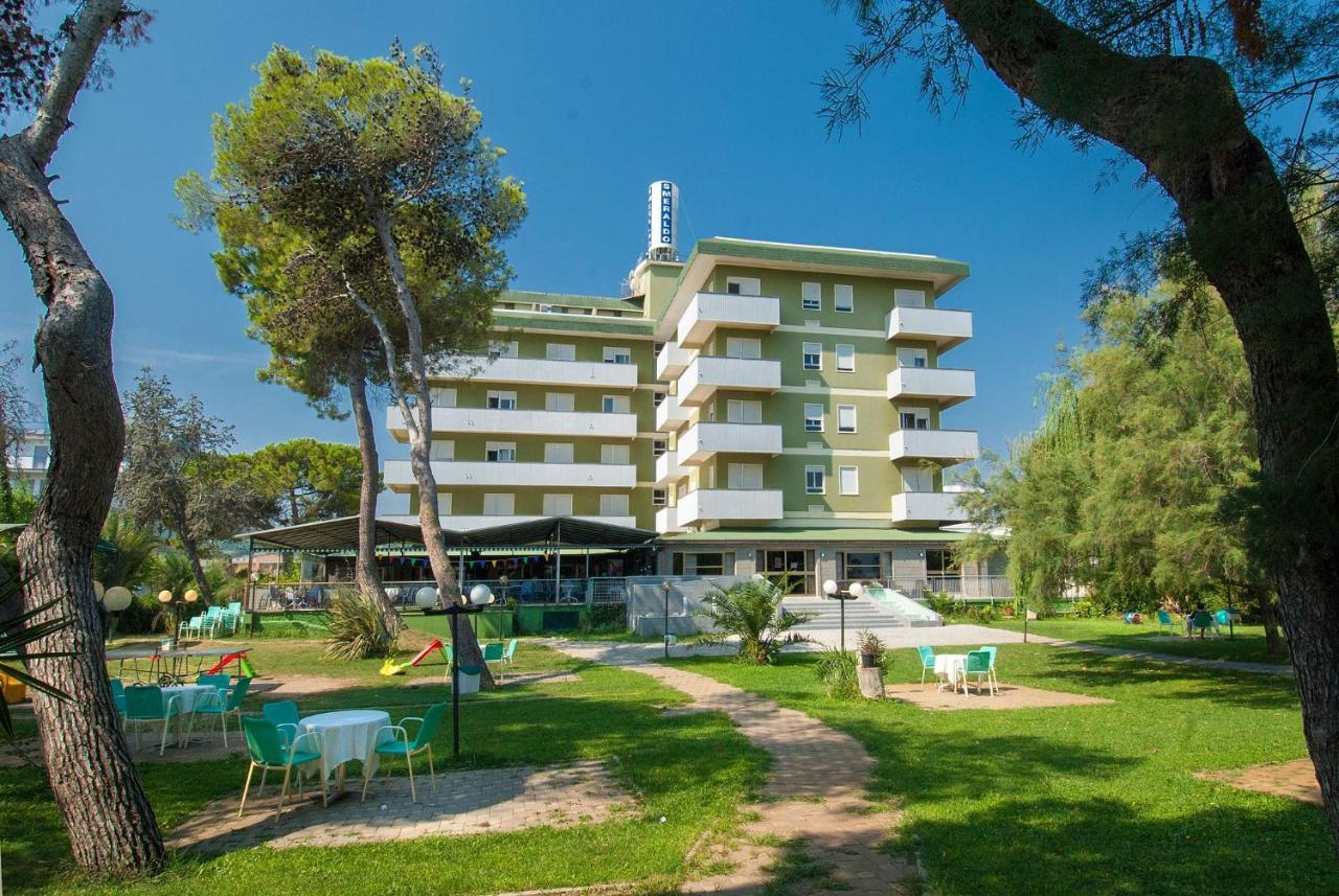 Hotel Smeraldo Giulianova Exterior photo