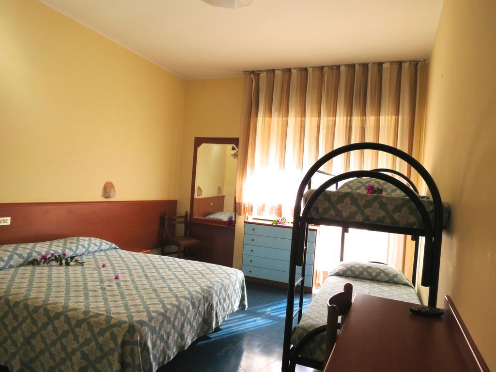 Hotel Smeraldo Giulianova Exterior photo