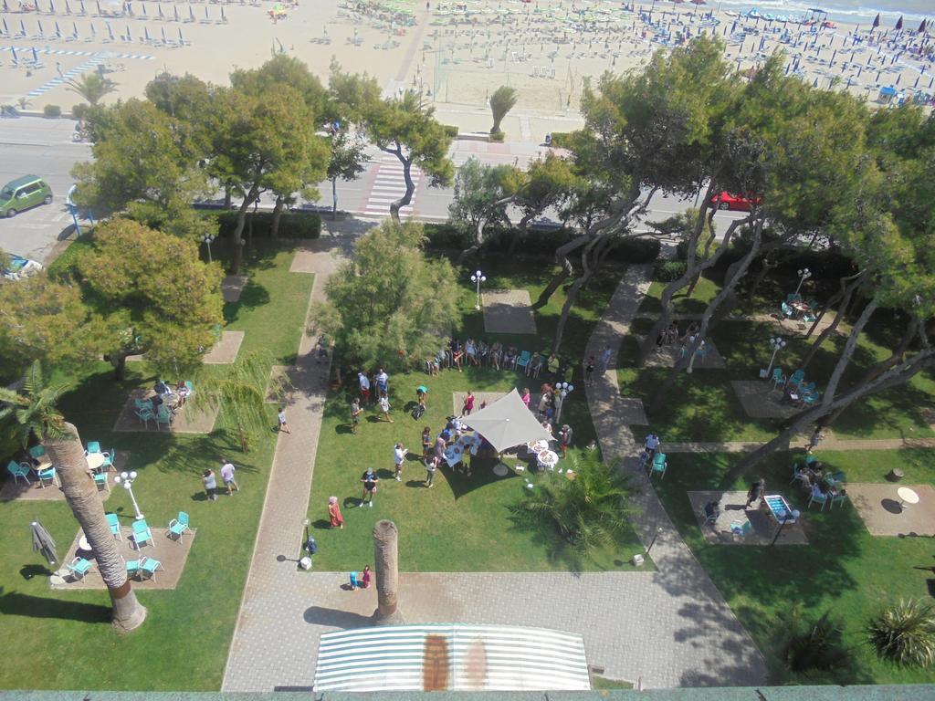 Hotel Smeraldo Giulianova Exterior photo