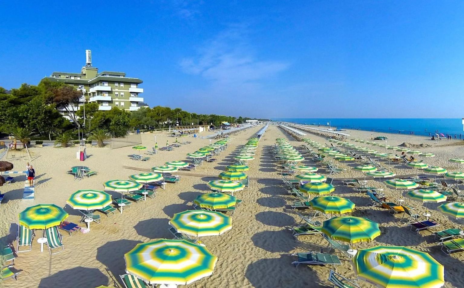 Hotel Smeraldo Giulianova Exterior photo