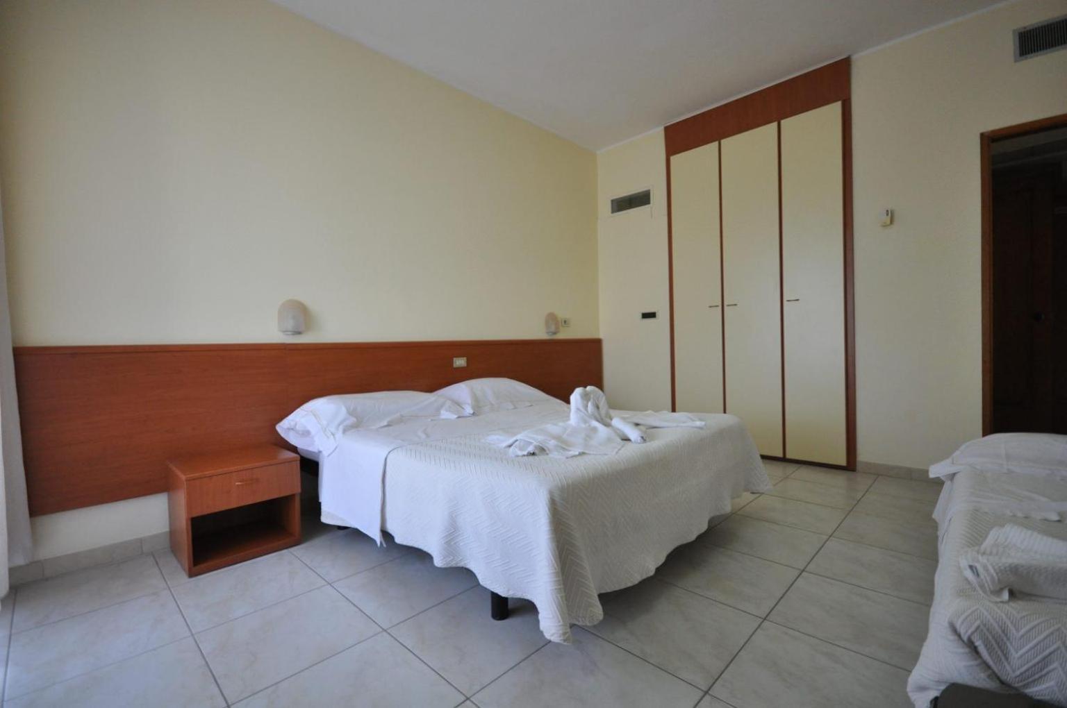 Hotel Smeraldo Giulianova Exterior photo